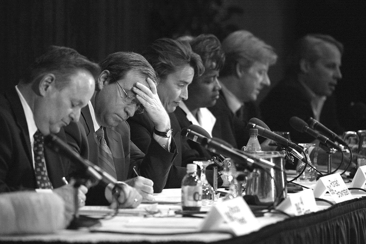 Democratic Leadership Council members meet in November 2004 to discuss the Democrats’ defeat in the 2004 elections.